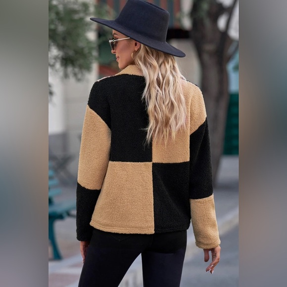 Colorblock Checkered Sherpa Shacket - Picture 2 of 14